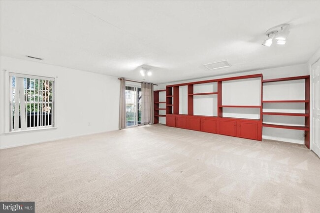 Building Photo - 149 Bishops Gate Ln