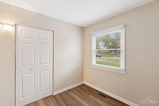 Building Photo - 1420 Broadview Ct