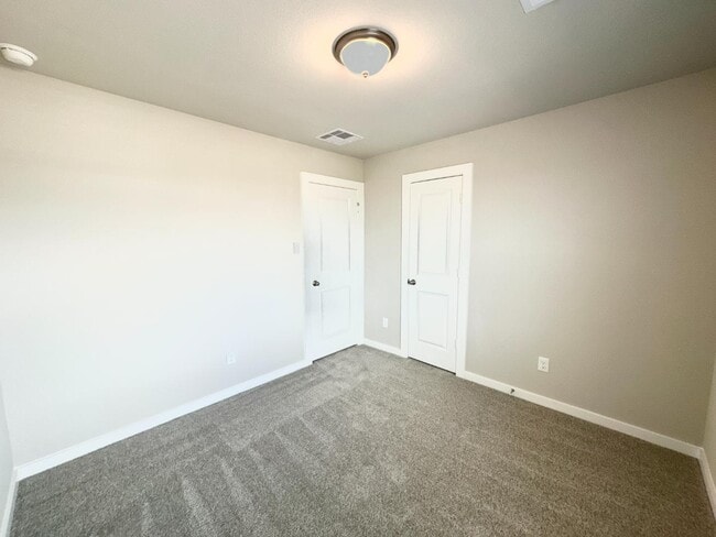 Building Photo - 12176 Ridge Top Dr