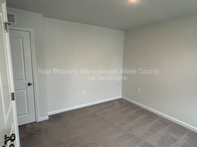 Building Photo - 1041 Shoreside Dr