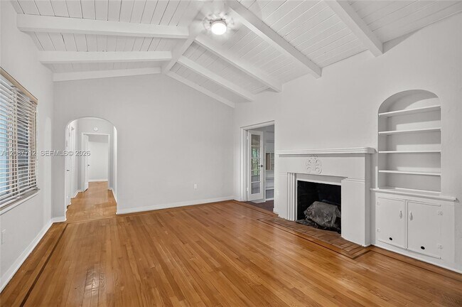 Building Photo - 9805 NE 4th Avenue Rd