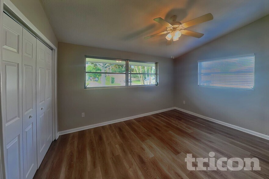 Building Photo - 1819 Brentwood Dr