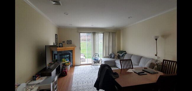 Building Photo - 146 Windward Dr
