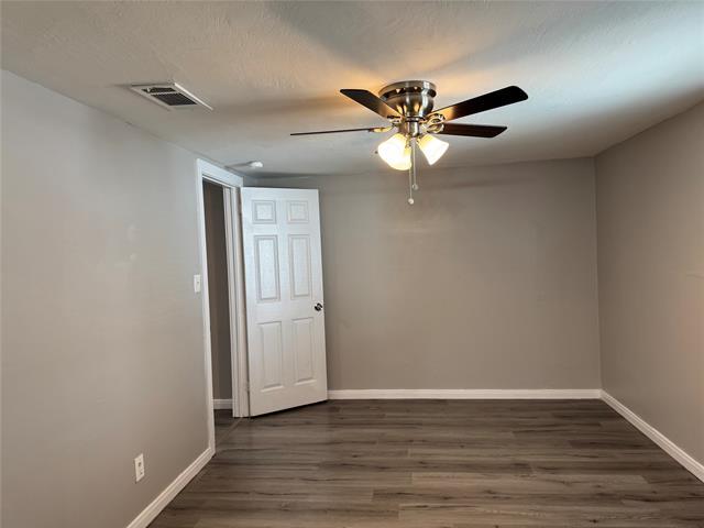 Building Photo - 2218 Farola Dr