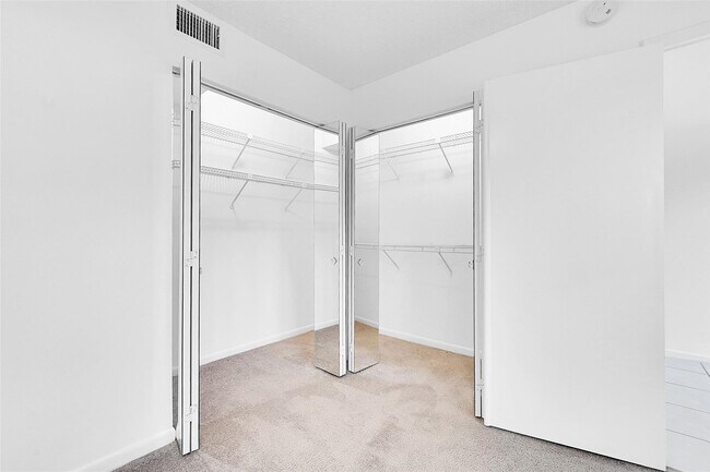 Building Photo - 3402 Bimini Ln