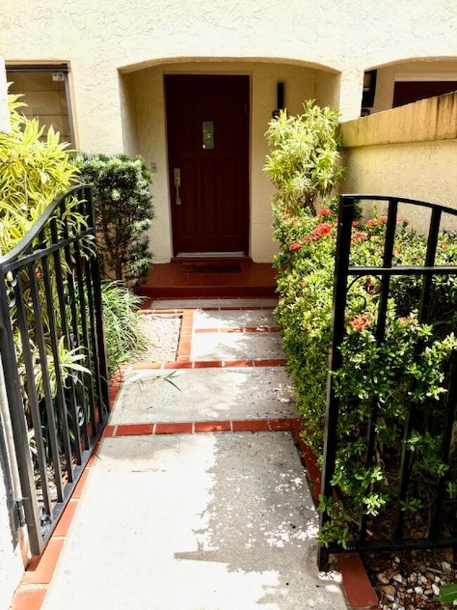 Building Photo - 7744 La Mirada Dr