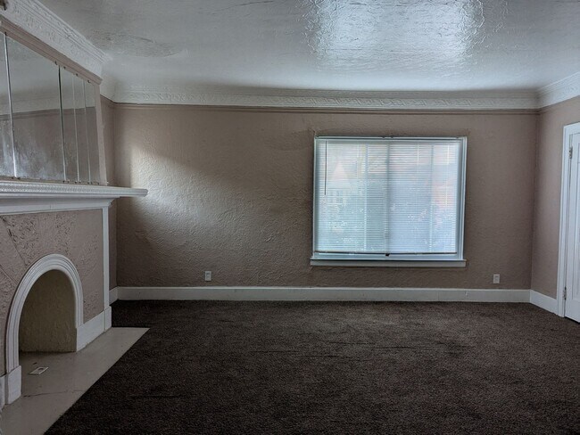 Building Photo - 17376 Kentucky St