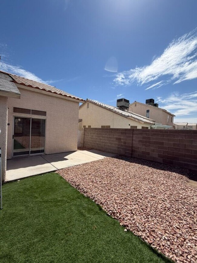 Building Photo - 3433 Golden Sage