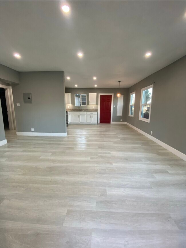 Living Room - 520 W Almond St