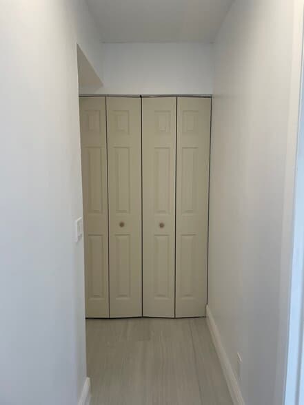 Hallway closet - 3878 Victoria Dr