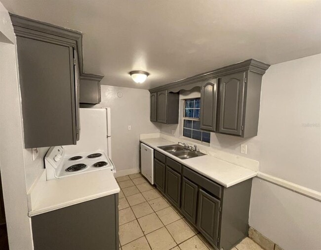 Building Photo - 1208 Brinkley Ct