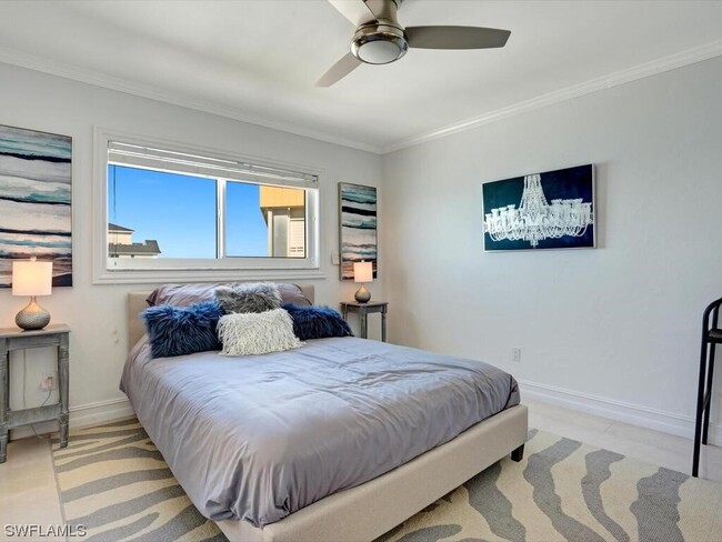 Building Photo - 9051 Gulf Shore Dr