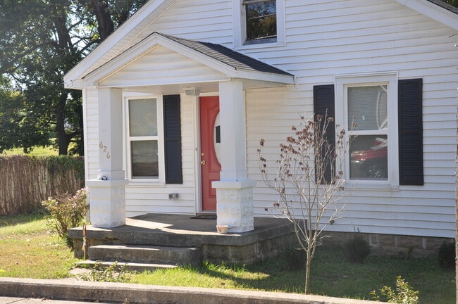 Primary Photo - Sea Hero - Pre-Leasing for Fall Semester 2026
