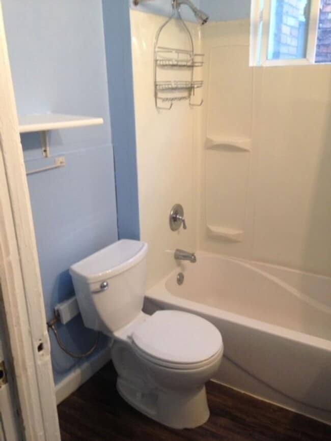 Building Photo - 2 Roommates Wanted!