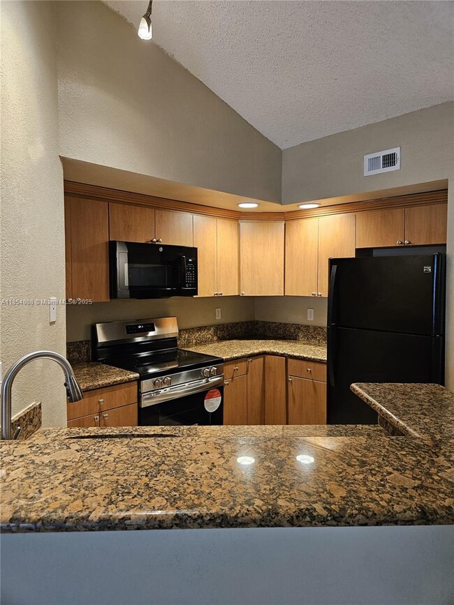 Building Photo - 731 Vista Isles Dr