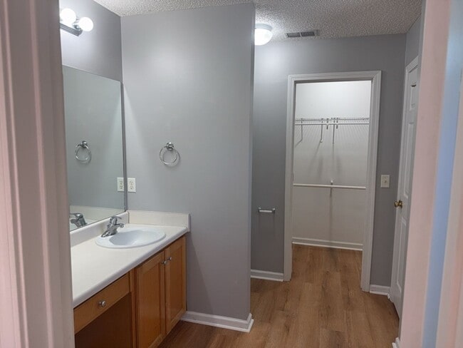 Building Photo - 525 Golden Grove Ln