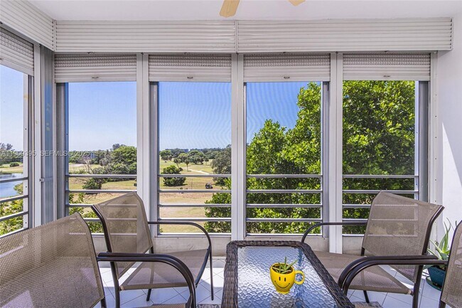 Building Photo - 2671 S Course Dr