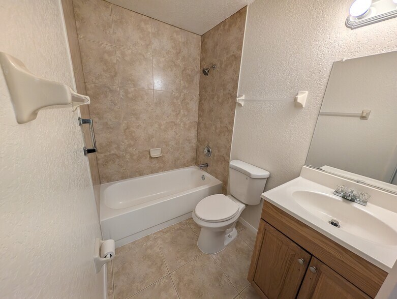 Building Photo - 52 Saint Johanna Dr