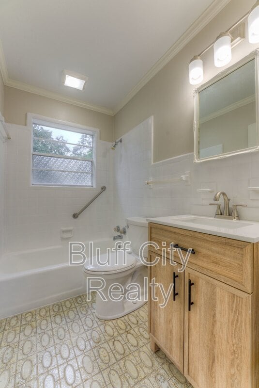 Building Photo - 1363 Colonial Rd