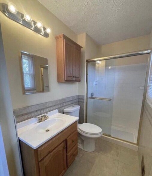 Building Photo - 2450 Indian Ct