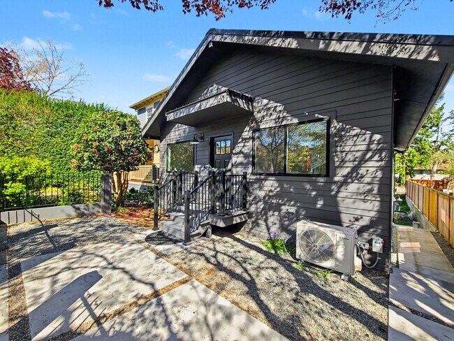 Building Photo - AVAILABLE APRIL 18th! Fully Remodeled Lower Unit with Private Entrance