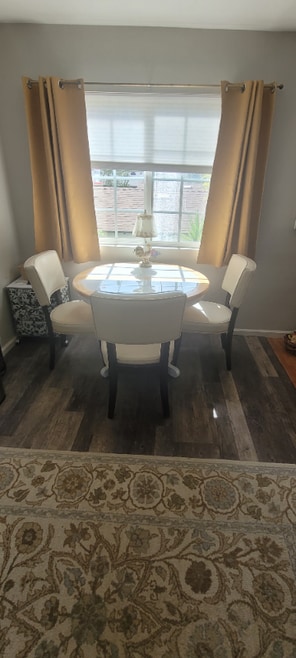 Building Photo - 5991 Howell Dr