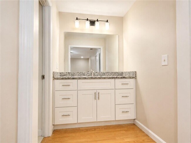 Building Photo - 3470 Clubland Dr
