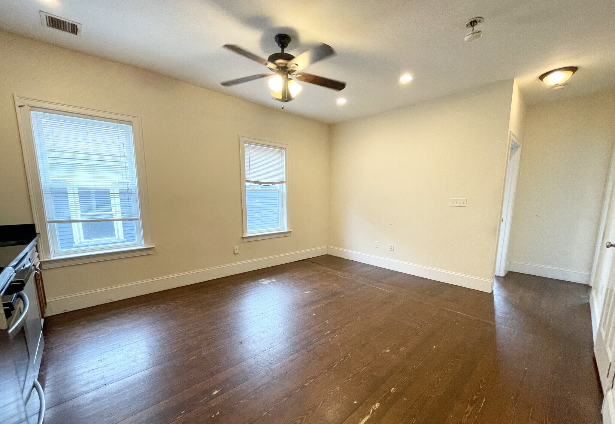 Building Photo - 178 Hillside St