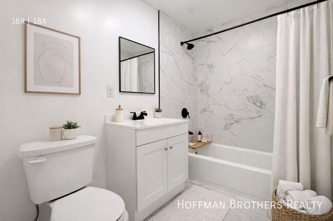 Building Photo - 5319 S Hoover St