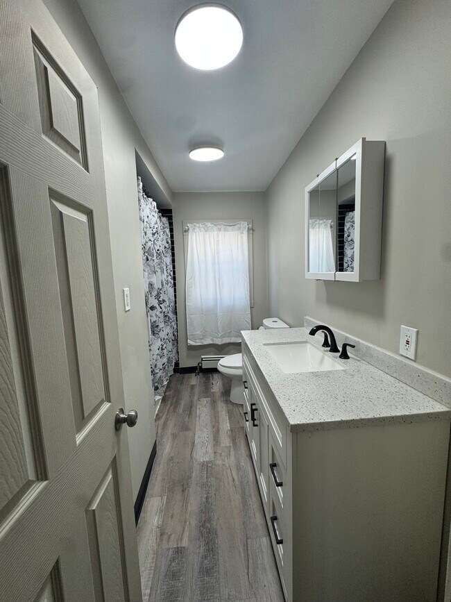 Building Photo - 6809 IL-71