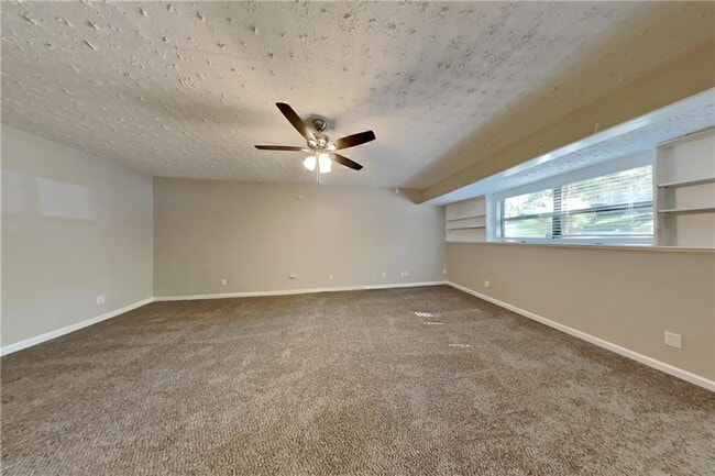 Building Photo - 8030 Sumit Creek Dr NW