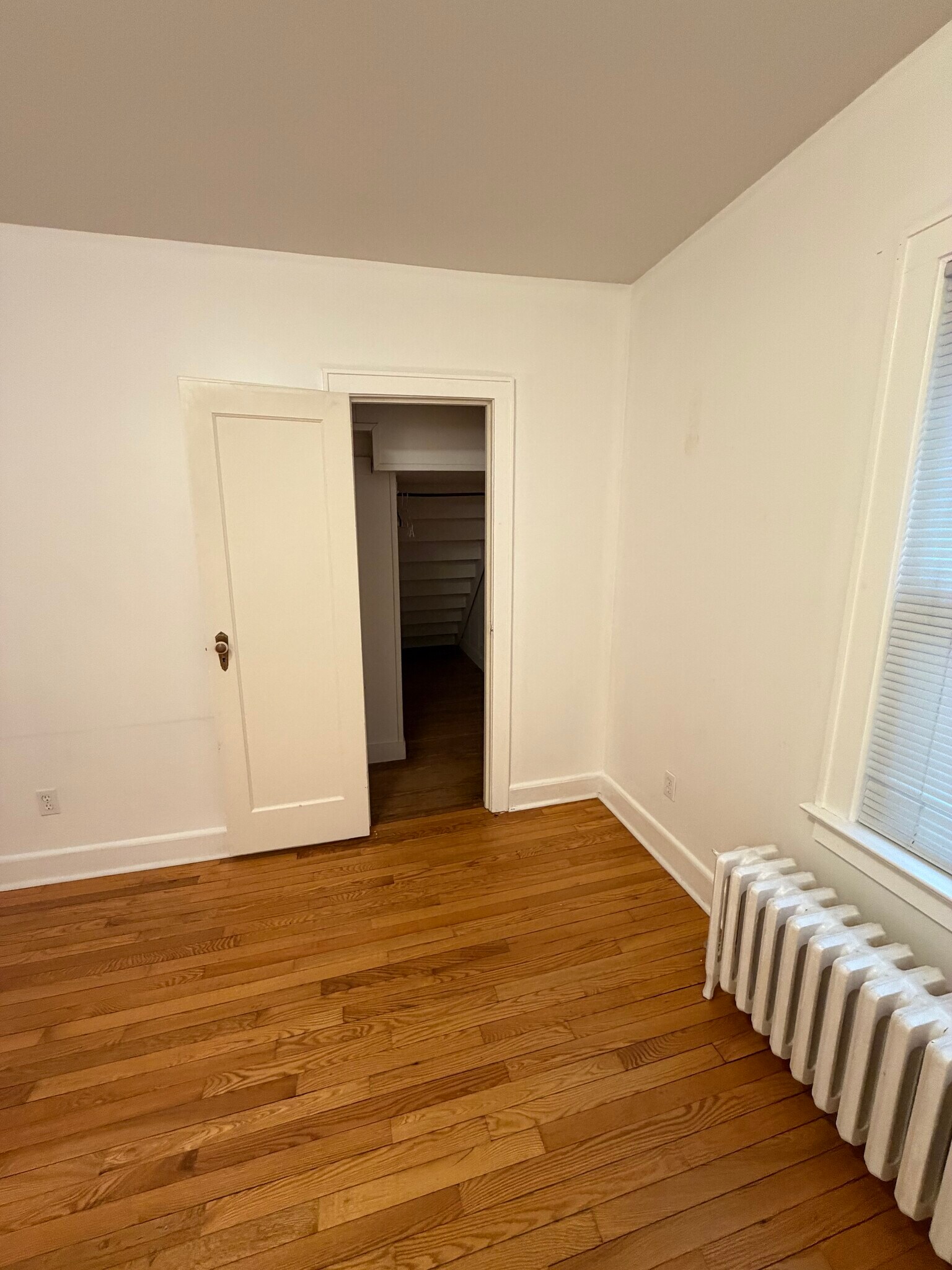 Building Photo - 860 Migeon Ave