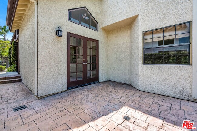 Building Photo - 7517 W 81st St