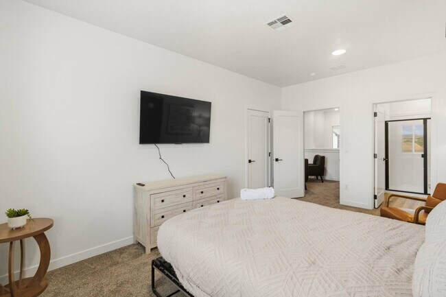 Building Photo - 1702 Ripple Rock Dr