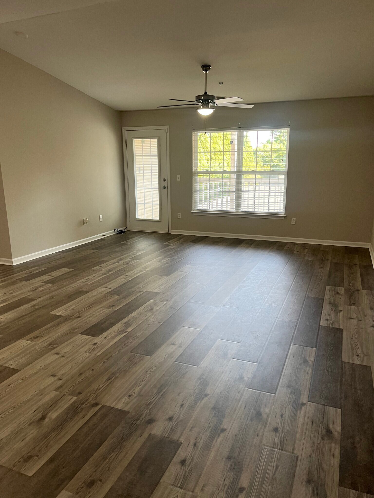 Building Photo - 3716 Cotswold Ave