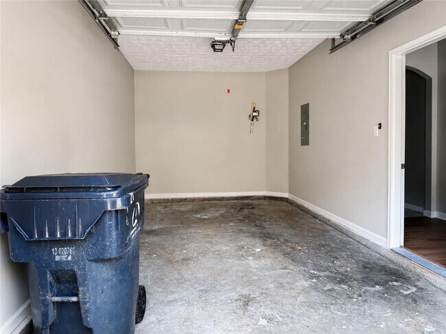 Building Photo - 2490 Emma Way NW