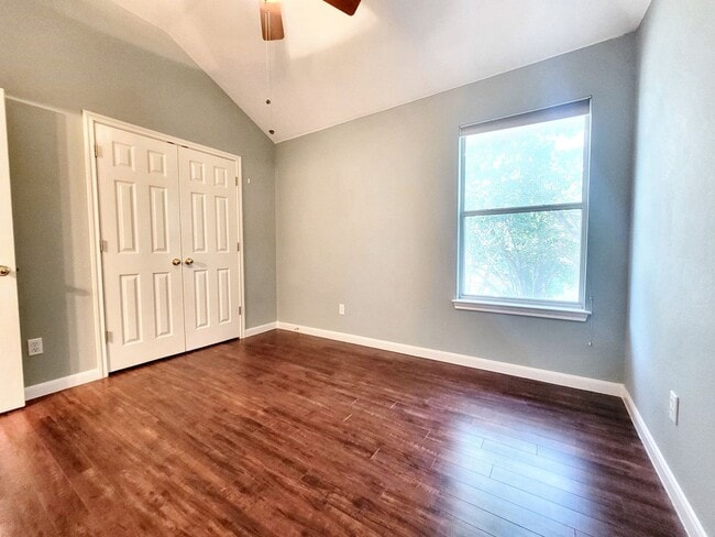 Building Photo - 1617 Sunterro-