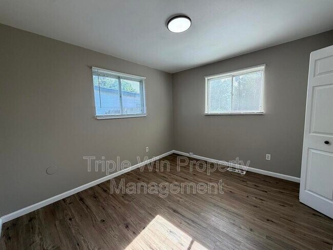 Building Photo - 1710 Kay Dr