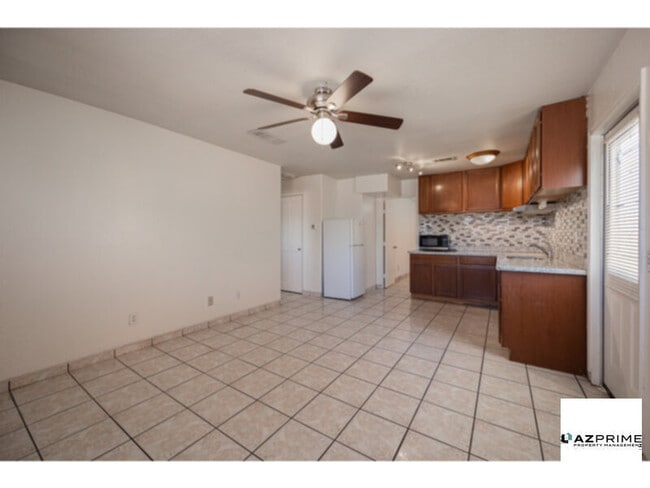 Building Photo - Discover this Charming 2/1 Phoenix Triplex...