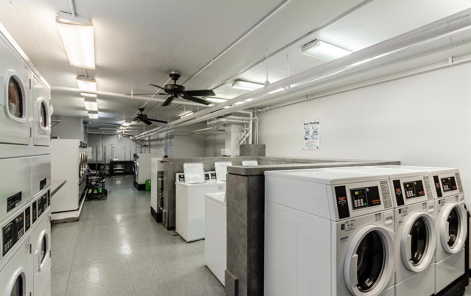 Laundry Room - 4800 S Chicago Beach Dr