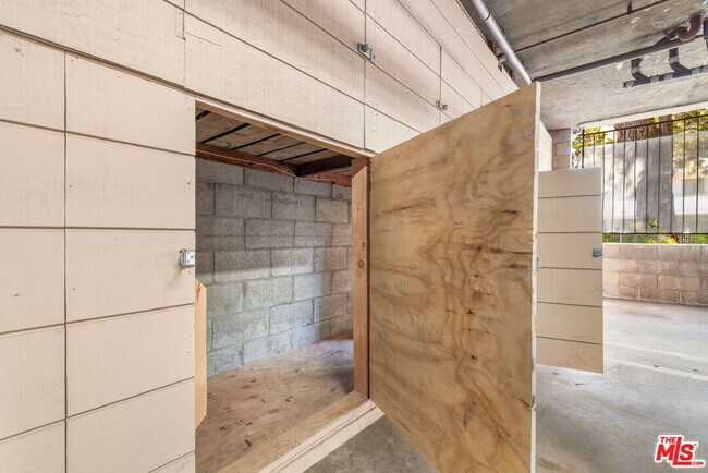 Building Photo - 1944 Glendon Ave
