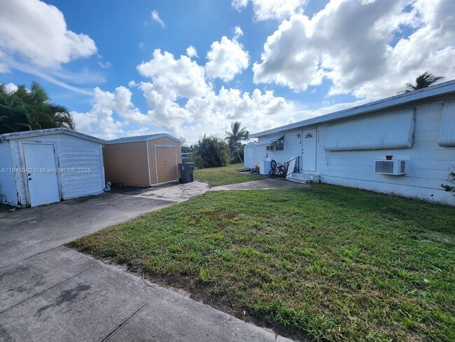 Building Photo - 4248 Hibiscus Cir