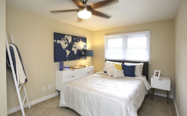 Building Photo - 106 Western Villa Dr