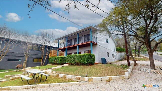 Building Photo - 1021 Hillcrest Forest