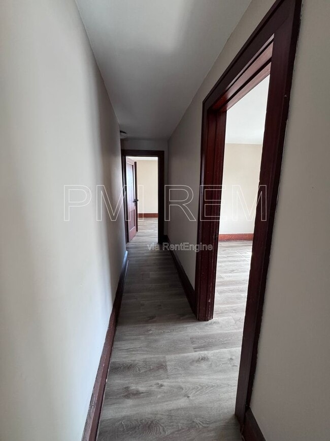 Building Photo - 1023 Harrison Ave SW