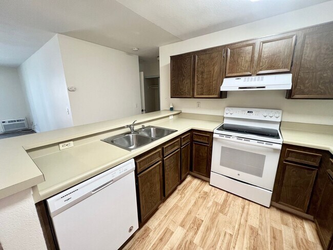 Building Photo - 1 Bed / 1 Bath Condo in Mission Verde – Pa...