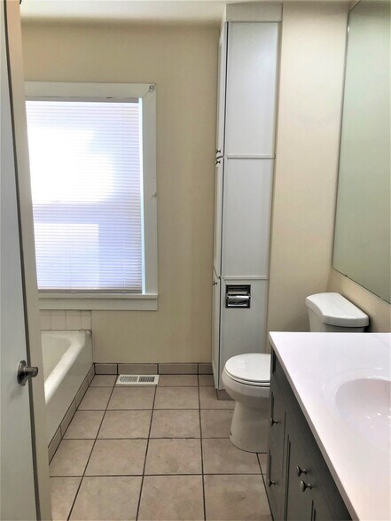 Building Photo - 5257 Irish Ln