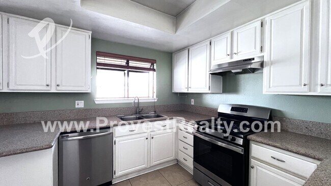 Building Photo - 2 Bed, 2 Bath Victorville Home!!!