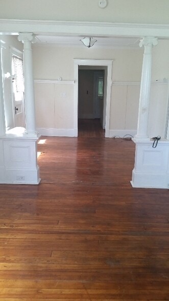 Building Photo - 3 Burkle St