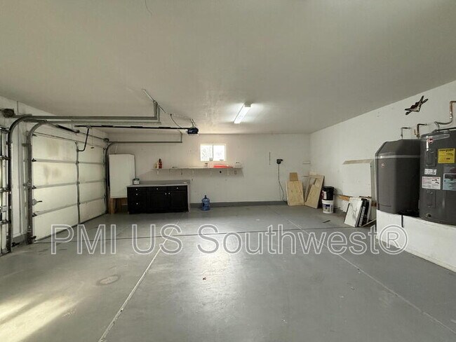 Building Photo - 3443 Sunbonnet Dr